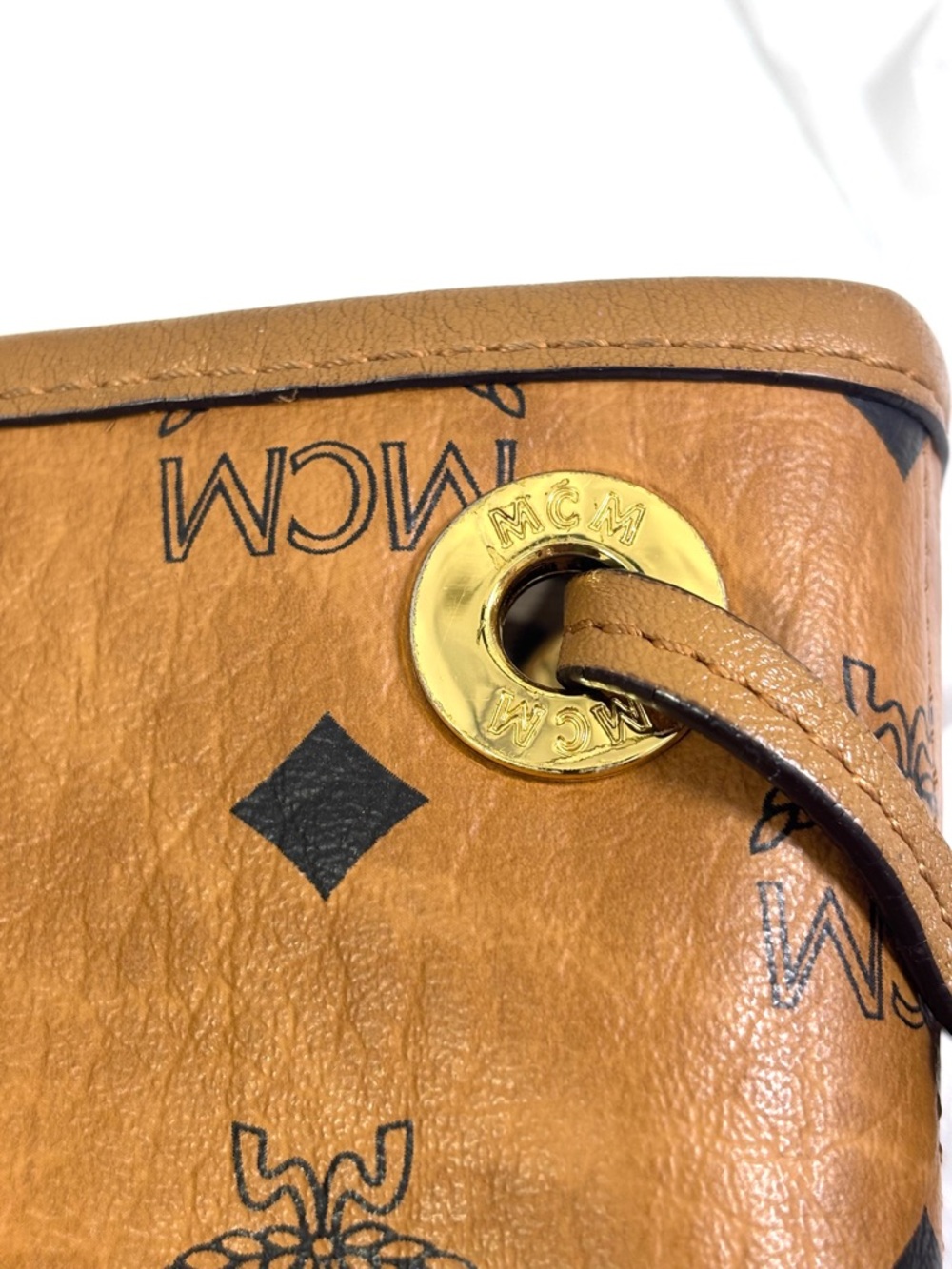 MCM Liz Reversible MD Tote. Cognac/Gold. - Picture 12 of 17